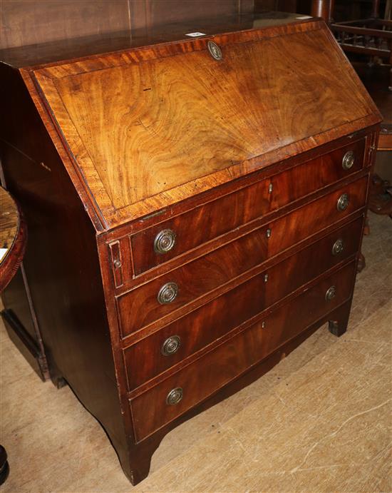 Regency mahogany bureau(-)